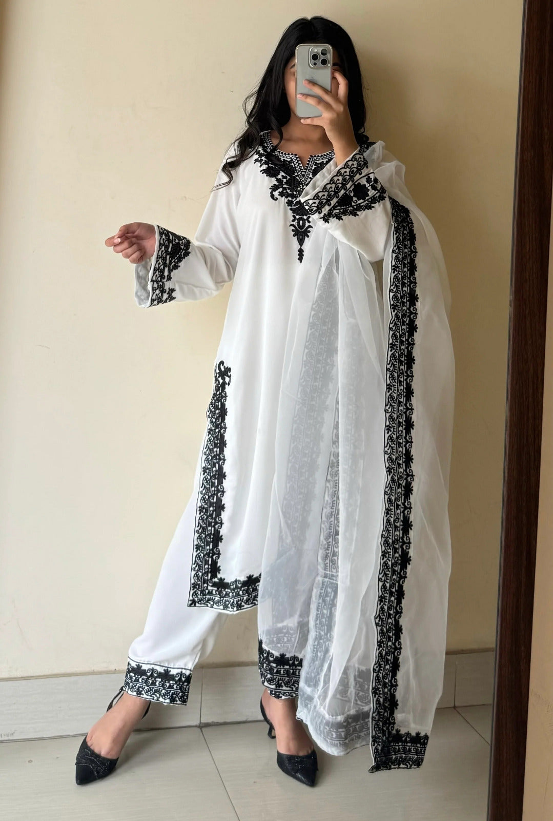 Anaya Heavy Embroidery 3 Pec Suit