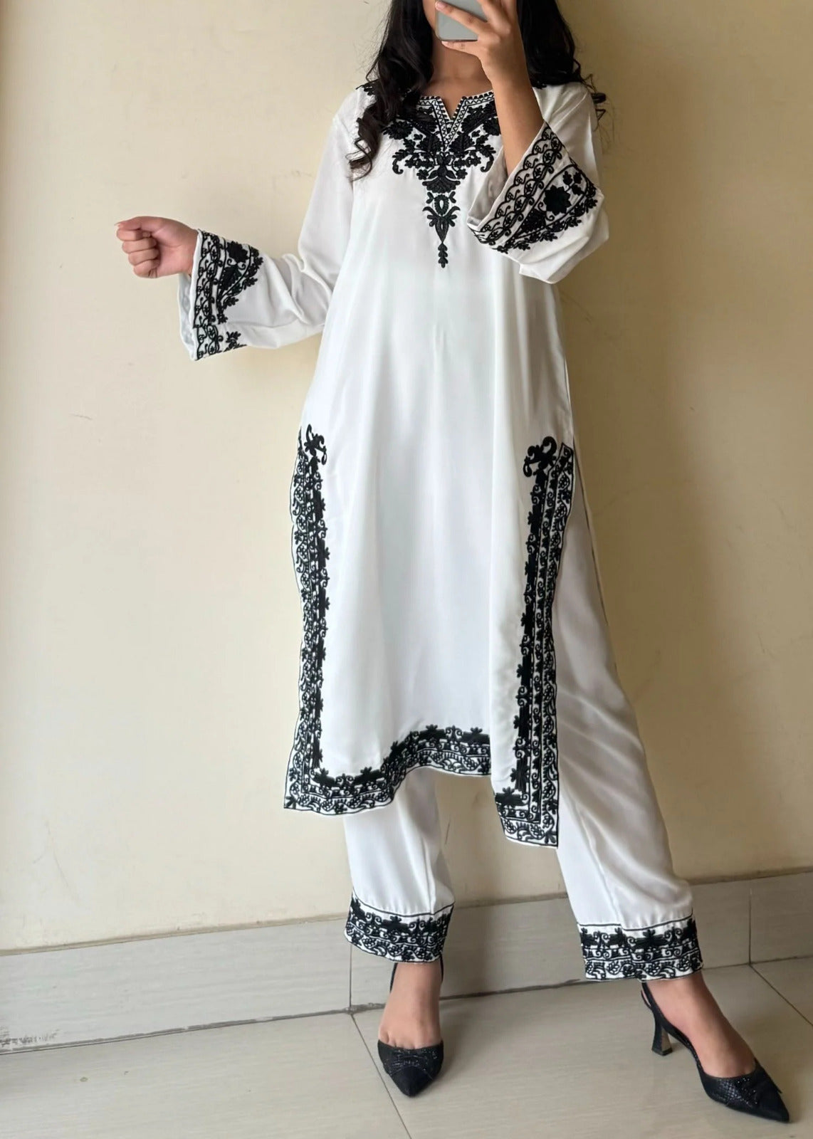 Anaya Heavy Embroidery 3 Pec Suit